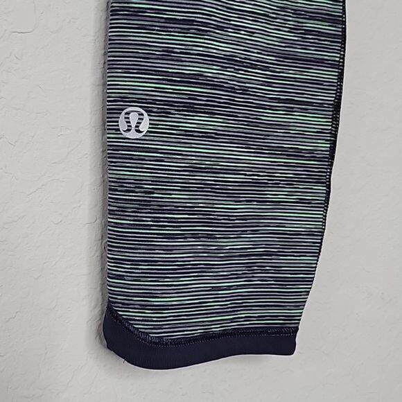 Lululemon Navy & Green Can't Stop Athletic Crop Pull-on Leggings - Picture 3 of 10
